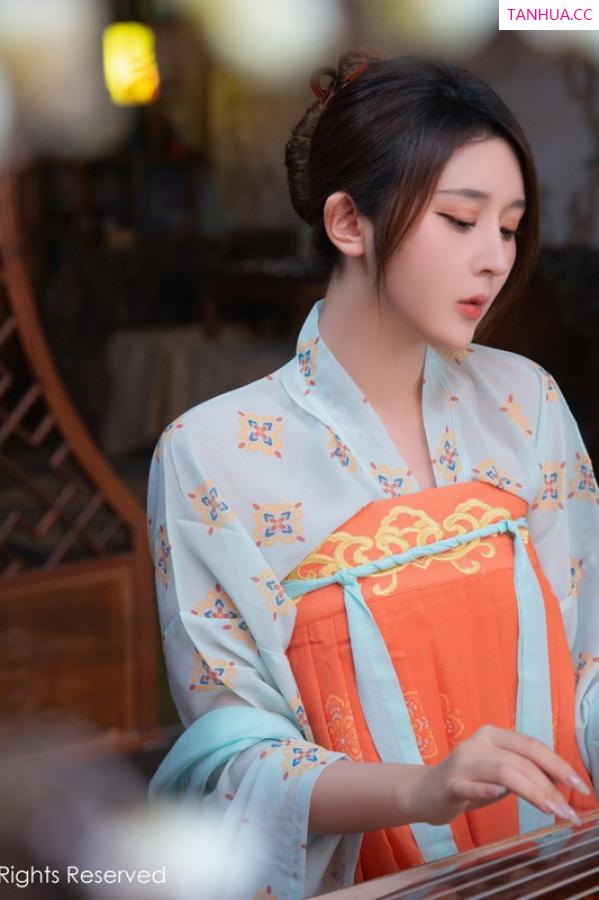 夏甜甜  [XiuRen]高清写真图 2022.10.28 No.5772 夏甜甜 古装美腿第2张图片